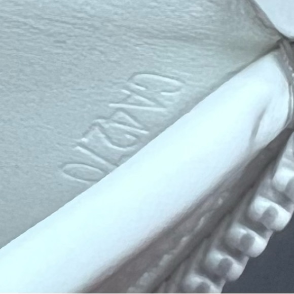 Louis Vuitton Cream/white Wallet with Character Art zippy wallet/clutch - Picture 6 of 12